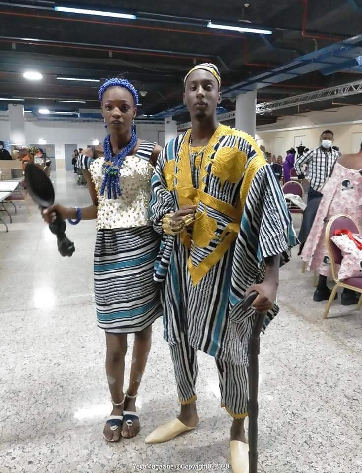 Couple royal · kente & parure d'or — Coutumier